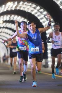 BIB: 40475, 2479, 40319
                            <button type="button" onclick="openModal(20147279)" class="btn btn-primary btn-sm float-right btn-popup" data-toggle="modal" data-target=".modal-high-quality">
                        <i class="fas fa-shopping-cart"></i> Add to Cart
                    </button>
                                            <button type="button" onclick="isThisMe(20147279, true)" class="btn btn-success btn-sm float-right btn-popup btn-isme hidden" data-toggle="tooltip" data-placement="bottom" title="นี่คือรูปของคุณใช่ไหม คลิกที่นี่เพื่อเอาเข้าอัลบั้ม">
                        <i class="fas fa-plus"></i> Add to album
                    </button>
                    <button type="button" onclick="isThisMe(20147279, false)" class="btn btn-warning btn-sm float-right btn-popup btn-isnotme hidden">
                        <i class="fas fa-ban"></i> Remove from album
                    </button>